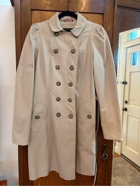 Zara Women’s Beige Double-Breasted Trench Coat